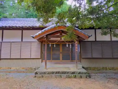 白鳥神社（白鳥町）の建物その他