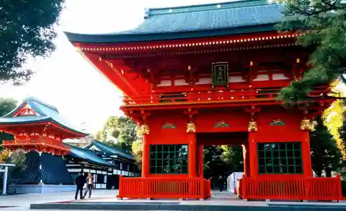 穴八幡宮の山門