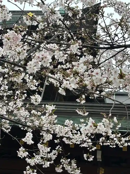 大阪天満宮の{uncategorized: "未分類", other: "その他", undefined: "問題あり", building: "その他建物", grave: "お墓", sacred_gate: "鳥居", guardian: "狛犬", statue: "像", buddha: "仏像", history: "歴史", nature: "自然", garden: "庭園", animal: "動物", pagoda: "塔", temizu: "手水舎", mountain_gate: "山門・神門", sanctuary: "本殿・本堂", subordinate: "末社・摂社", art: "芸術", scenery: "景色", jizo: "地蔵", ema: "絵馬", goshuin: "御朱印", omikuji: "おみくじ", items: "授与品その他", amulet: "お守り", goshuincho: "御朱印帳", eats: "食事", festival: "お祭り", votive_dance: "神楽", shichigosan: "七五三参", wedding: "結婚式", experience: "体験その他", initially: "初詣", around: "周辺", anti_infection: "感染症対策"}