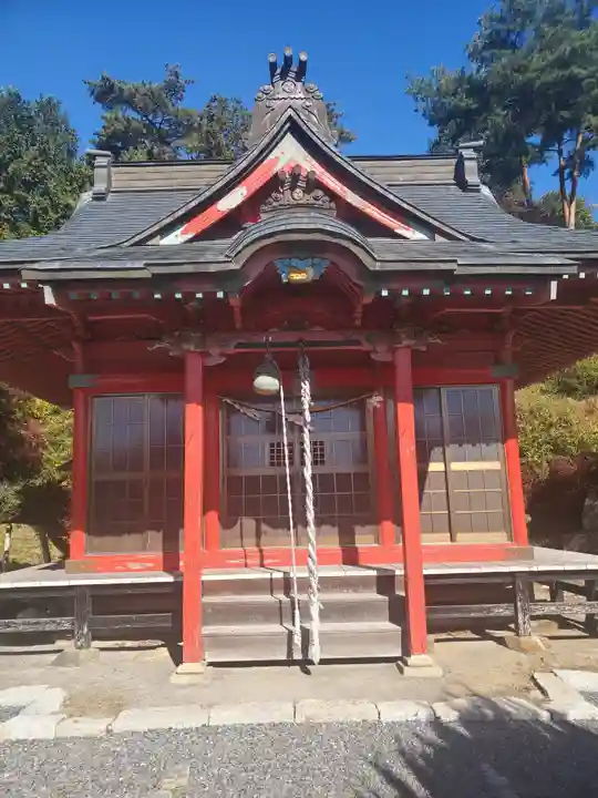 三騎神社の本殿・本堂