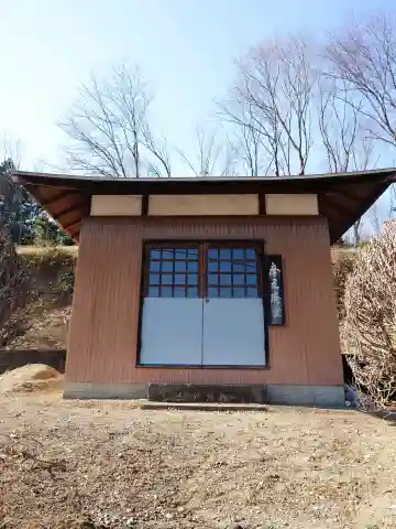摩尼庵堂の{uncategorized: "未分類", other: "その他", undefined: "問題あり", building: "その他建物", grave: "お墓", sacred_gate: "鳥居", guardian: "狛犬", statue: "像", buddha: "仏像", history: "歴史", nature: "自然", garden: "庭園", animal: "動物", pagoda: "塔", temizu: "手水舎", mountain_gate: "山門・神門", sanctuary: "本殿・本堂", subordinate: "末社・摂社", art: "芸術", scenery: "景色", jizo: "地蔵", ema: "絵馬", goshuin: "御朱印", omikuji: "おみくじ", items: "授与品その他", amulet: "お守り", goshuincho: "御朱印帳", eats: "食事", festival: "お祭り", votive_dance: "神楽", shichigosan: "七五三参", wedding: "結婚式", experience: "体験その他", initially: "初詣", around: "周辺", anti_infection: "感染症対策"}