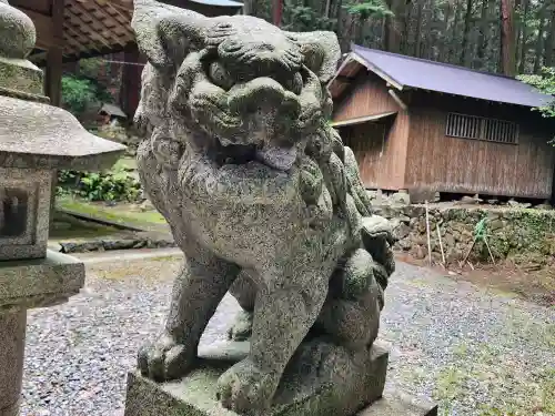 稲荷神社の狛犬