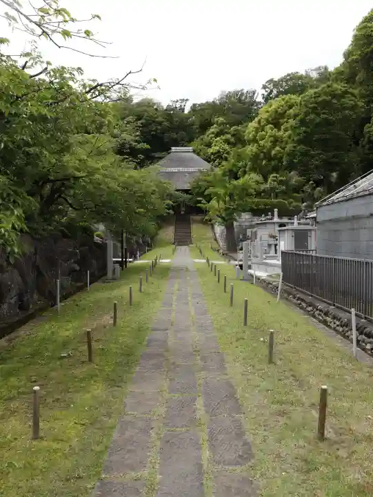 横浜 西方寺の{uncategorized: "未分類", other: "その他", undefined: "問題あり", building: "その他建物", grave: "お墓", sacred_gate: "鳥居", guardian: "狛犬", statue: "像", buddha: "仏像", history: "歴史", nature: "自然", garden: "庭園", animal: "動物", pagoda: "塔", temizu: "手水舎", mountain_gate: "山門・神門", sanctuary: "本殿・本堂", subordinate: "末社・摂社", art: "芸術", scenery: "景色", jizo: "地蔵", ema: "絵馬", goshuin: "御朱印", omikuji: "おみくじ", items: "授与品その他", amulet: "お守り", goshuincho: "御朱印帳", eats: "食事", festival: "お祭り", votive_dance: "神楽", shichigosan: "七五三参", wedding: "結婚式", experience: "体験その他", initially: "初詣", around: "周辺", anti_infection: "感染症対策"}