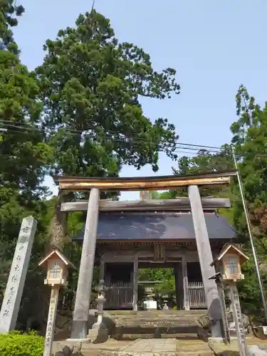 鳥海山大物忌神社蕨岡口ノ宮の鳥居