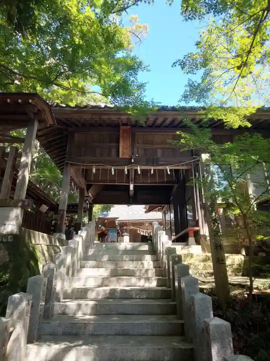 大鷲神社の山門・神門