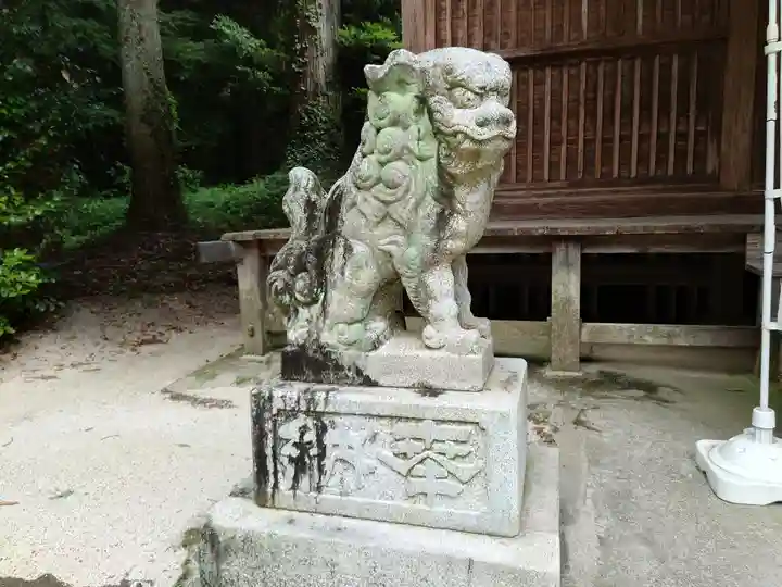 宮崎神社の狛犬