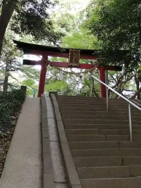 氷川女體神社の鳥居