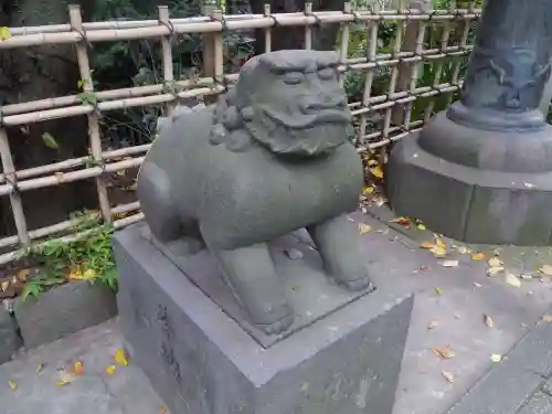 市谷亀岡八幡宮の狛犬