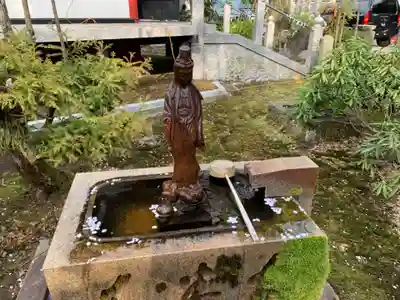 安養寺の手水舎