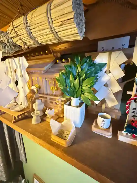 白蛇辨財天の{uncategorized: "未分類", other: "その他", undefined: "問題あり", building: "その他建物", grave: "お墓", sacred_gate: "鳥居", guardian: "狛犬", statue: "像", buddha: "仏像", history: "歴史", nature: "自然", garden: "庭園", animal: "動物", pagoda: "塔", temizu: "手水舎", mountain_gate: "山門・神門", sanctuary: "本殿・本堂", subordinate: "末社・摂社", art: "芸術", scenery: "景色", jizo: "地蔵", ema: "絵馬", goshuin: "御朱印", omikuji: "おみくじ", items: "授与品その他", amulet: "お守り", goshuincho: "御朱印帳", eats: "食事", festival: "お祭り", votive_dance: "神楽", shichigosan: "七五三参", wedding: "結婚式", experience: "体験その他", initially: "初詣", around: "周辺", anti_infection: "感染症対策"}