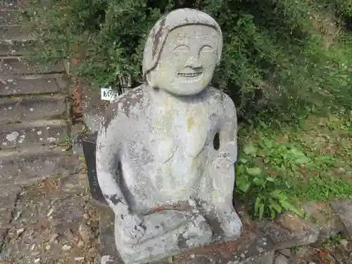 玉泉寺の像