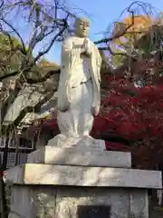 本土寺の像