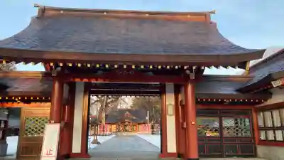 北海道護國神社の山門・神門