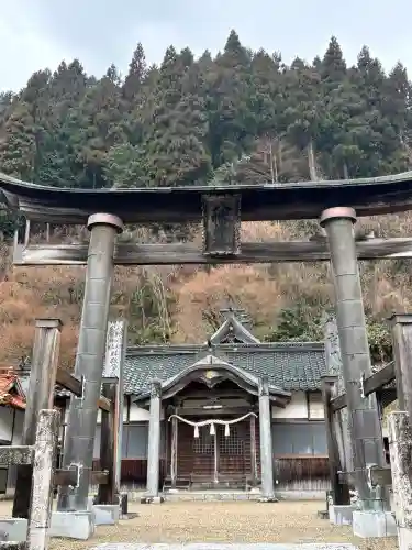 久見神社の{uncategorized: "未分類", other: "その他", undefined: "問題あり", building: "その他建物", grave: "お墓", sacred_gate: "鳥居", guardian: "狛犬", statue: "像", buddha: "仏像", history: "歴史", nature: "自然", garden: "庭園", animal: "動物", pagoda: "塔", temizu: "手水舎", mountain_gate: "山門・神門", sanctuary: "本殿・本堂", subordinate: "末社・摂社", art: "芸術", scenery: "景色", jizo: "地蔵", ema: "絵馬", goshuin: "御朱印", omikuji: "おみくじ", items: "授与品その他", amulet: "お守り", goshuincho: "御朱印帳", eats: "食事", festival: "お祭り", votive_dance: "神楽", shichigosan: "七五三参", wedding: "結婚式", experience: "体験その他", initially: "初詣", around: "周辺", anti_infection: "感染症対策"}