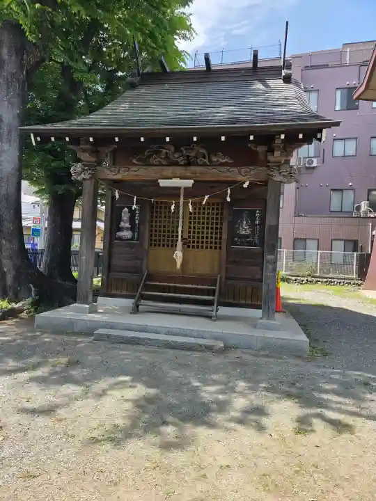 日野八坂神社の{uncategorized: "未分類", other: "その他", undefined: "問題あり", building: "その他建物", grave: "お墓", sacred_gate: "鳥居", guardian: "狛犬", statue: "像", buddha: "仏像", history: "歴史", nature: "自然", garden: "庭園", animal: "動物", pagoda: "塔", temizu: "手水舎", mountain_gate: "山門・神門", sanctuary: "本殿・本堂", subordinate: "末社・摂社", art: "芸術", scenery: "景色", jizo: "地蔵", ema: "絵馬", goshuin: "御朱印", omikuji: "おみくじ", items: "授与品その他", amulet: "お守り", goshuincho: "御朱印帳", eats: "食事", festival: "お祭り", votive_dance: "神楽", shichigosan: "七五三参", wedding: "結婚式", experience: "体験その他", initially: "初詣", around: "周辺", anti_infection: "感染症対策"}