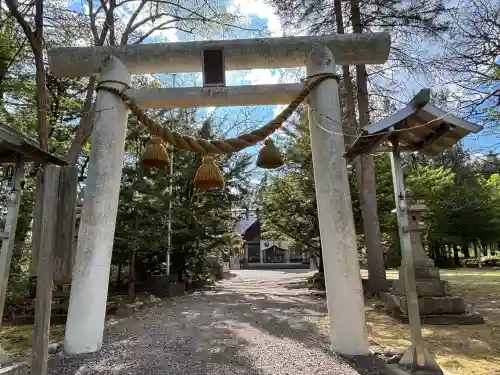 足寄神社の{uncategorized: "未分類", other: "その他", undefined: "問題あり", building: "その他建物", grave: "お墓", sacred_gate: "鳥居", guardian: "狛犬", statue: "像", buddha: "仏像", history: "歴史", nature: "自然", garden: "庭園", animal: "動物", pagoda: "塔", temizu: "手水舎", mountain_gate: "山門・神門", sanctuary: "本殿・本堂", subordinate: "末社・摂社", art: "芸術", scenery: "景色", jizo: "地蔵", ema: "絵馬", goshuin: "御朱印", omikuji: "おみくじ", items: "授与品その他", amulet: "お守り", goshuincho: "御朱印帳", eats: "食事", festival: "お祭り", votive_dance: "神楽", shichigosan: "七五三参", wedding: "結婚式", experience: "体験その他", initially: "初詣", around: "周辺", anti_infection: "感染症対策"}