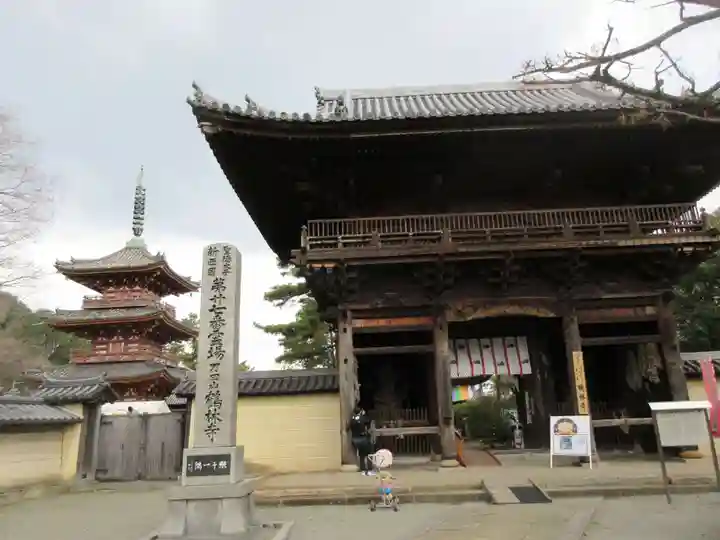 鶴林寺の山門・神門