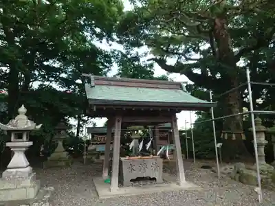 神明社の手水舎