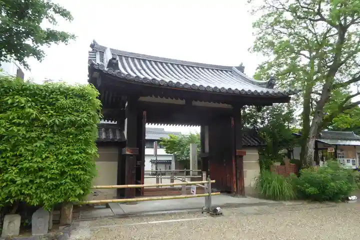 元興寺の山門・神門