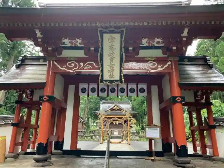 宇奈岐日女神社の山門・神門