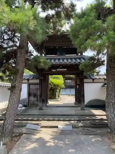 本傳寺の山門・神門