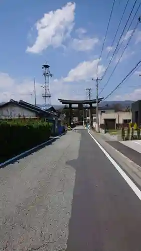 大井俣窪八幡神社の鳥居