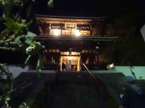 萬蔵寺の山門・神門