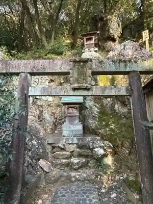 橿森神社の{uncategorized: "未分類", other: "その他", undefined: "問題あり", building: "その他建物", grave: "お墓", sacred_gate: "鳥居", guardian: "狛犬", statue: "像", buddha: "仏像", history: "歴史", nature: "自然", garden: "庭園", animal: "動物", pagoda: "塔", temizu: "手水舎", mountain_gate: "山門・神門", sanctuary: "本殿・本堂", subordinate: "末社・摂社", art: "芸術", scenery: "景色", jizo: "地蔵", ema: "絵馬", goshuin: "御朱印", omikuji: "おみくじ", items: "授与品その他", amulet: "お守り", goshuincho: "御朱印帳", eats: "食事", festival: "お祭り", votive_dance: "神楽", shichigosan: "七五三参", wedding: "結婚式", experience: "体験その他", initially: "初詣", around: "周辺", anti_infection: "感染症対策"}