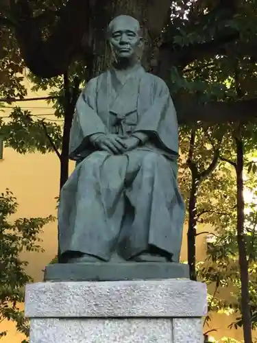 自由が丘熊野神社の像