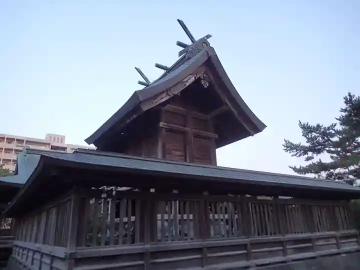 須衛都久神社の本殿・本堂