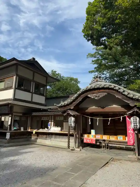 師岡熊野神社の{uncategorized: "未分類", other: "その他", undefined: "問題あり", building: "その他建物", grave: "お墓", sacred_gate: "鳥居", guardian: "狛犬", statue: "像", buddha: "仏像", history: "歴史", nature: "自然", garden: "庭園", animal: "動物", pagoda: "塔", temizu: "手水舎", mountain_gate: "山門・神門", sanctuary: "本殿・本堂", subordinate: "末社・摂社", art: "芸術", scenery: "景色", jizo: "地蔵", ema: "絵馬", goshuin: "御朱印", omikuji: "おみくじ", items: "授与品その他", amulet: "お守り", goshuincho: "御朱印帳", eats: "食事", festival: "お祭り", votive_dance: "神楽", shichigosan: "七五三参", wedding: "結婚式", experience: "体験その他", initially: "初詣", around: "周辺", anti_infection: "感染症対策"}