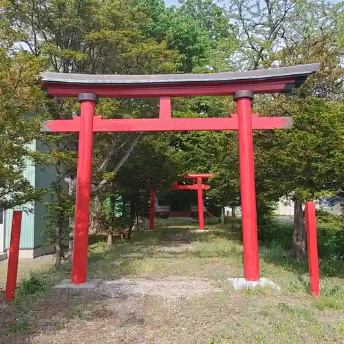 一本木稲荷神社の鳥居