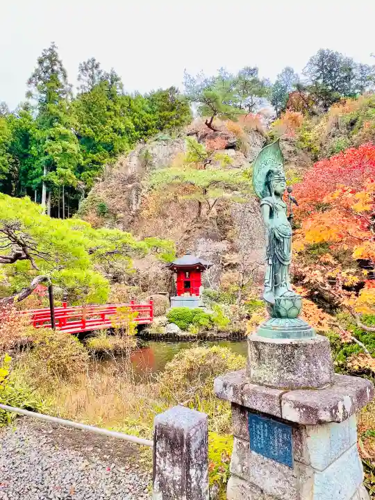 大谷寺の{uncategorized: "未分類", other: "その他", undefined: "問題あり", building: "その他建物", grave: "お墓", sacred_gate: "鳥居", guardian: "狛犬", statue: "像", buddha: "仏像", history: "歴史", nature: "自然", garden: "庭園", animal: "動物", pagoda: "塔", temizu: "手水舎", mountain_gate: "山門・神門", sanctuary: "本殿・本堂", subordinate: "末社・摂社", art: "芸術", scenery: "景色", jizo: "地蔵", ema: "絵馬", goshuin: "御朱印", omikuji: "おみくじ", items: "授与品その他", amulet: "お守り", goshuincho: "御朱印帳", eats: "食事", festival: "お祭り", votive_dance: "神楽", shichigosan: "七五三参", wedding: "結婚式", experience: "体験その他", initially: "初詣", around: "周辺", anti_infection: "感染症対策"}