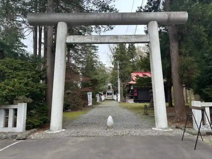 長沼神社の{uncategorized: "未分類", other: "その他", undefined: "問題あり", building: "その他建物", grave: "お墓", sacred_gate: "鳥居", guardian: "狛犬", statue: "像", buddha: "仏像", history: "歴史", nature: "自然", garden: "庭園", animal: "動物", pagoda: "塔", temizu: "手水舎", mountain_gate: "山門・神門", sanctuary: "本殿・本堂", subordinate: "末社・摂社", art: "芸術", scenery: "景色", jizo: "地蔵", ema: "絵馬", goshuin: "御朱印", omikuji: "おみくじ", items: "授与品その他", amulet: "お守り", goshuincho: "御朱印帳", eats: "食事", festival: "お祭り", votive_dance: "神楽", shichigosan: "七五三参", wedding: "結婚式", experience: "体験その他", initially: "初詣", around: "周辺", anti_infection: "感染症対策"}
