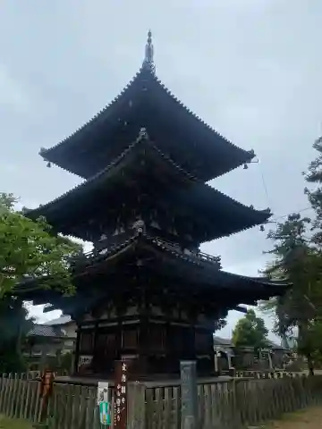 百済寺の{uncategorized: "未分類", other: "その他", undefined: "問題あり", building: "その他建物", grave: "お墓", sacred_gate: "鳥居", guardian: "狛犬", statue: "像", buddha: "仏像", history: "歴史", nature: "自然", garden: "庭園", animal: "動物", pagoda: "塔", temizu: "手水舎", mountain_gate: "山門・神門", sanctuary: "本殿・本堂", subordinate: "末社・摂社", art: "芸術", scenery: "景色", jizo: "地蔵", ema: "絵馬", goshuin: "御朱印", omikuji: "おみくじ", items: "授与品その他", amulet: "お守り", goshuincho: "御朱印帳", eats: "食事", festival: "お祭り", votive_dance: "神楽", shichigosan: "七五三参", wedding: "結婚式", experience: "体験その他", initially: "初詣", around: "周辺", anti_infection: "感染症対策"}
