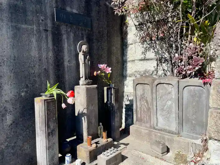 称名寺の{uncategorized: "未分類", other: "その他", undefined: "問題あり", building: "その他建物", grave: "お墓", sacred_gate: "鳥居", guardian: "狛犬", statue: "像", buddha: "仏像", history: "歴史", nature: "自然", garden: "庭園", animal: "動物", pagoda: "塔", temizu: "手水舎", mountain_gate: "山門・神門", sanctuary: "本殿・本堂", subordinate: "末社・摂社", art: "芸術", scenery: "景色", jizo: "地蔵", ema: "絵馬", goshuin: "御朱印", omikuji: "おみくじ", items: "授与品その他", amulet: "お守り", goshuincho: "御朱印帳", eats: "食事", festival: "お祭り", votive_dance: "神楽", shichigosan: "七五三参", wedding: "結婚式", experience: "体験その他", initially: "初詣", around: "周辺", anti_infection: "感染症対策"}