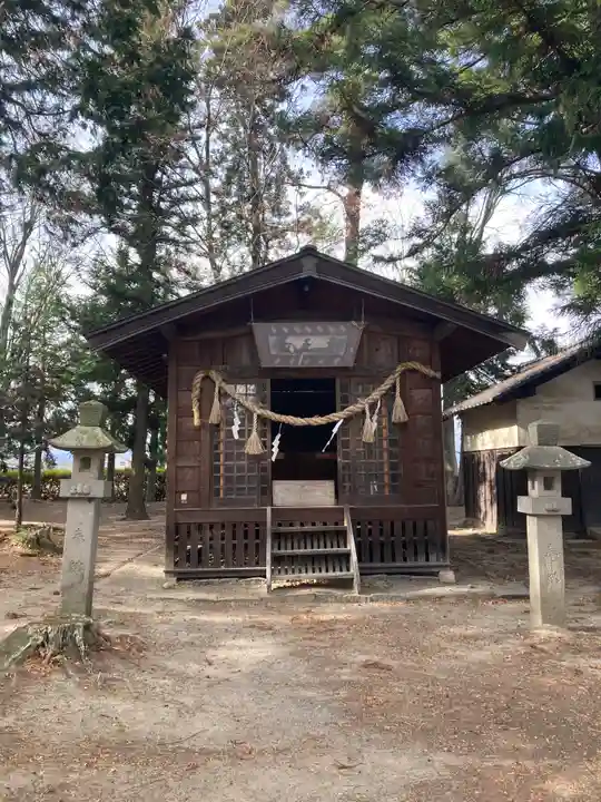岩崎神社の末社・摂社