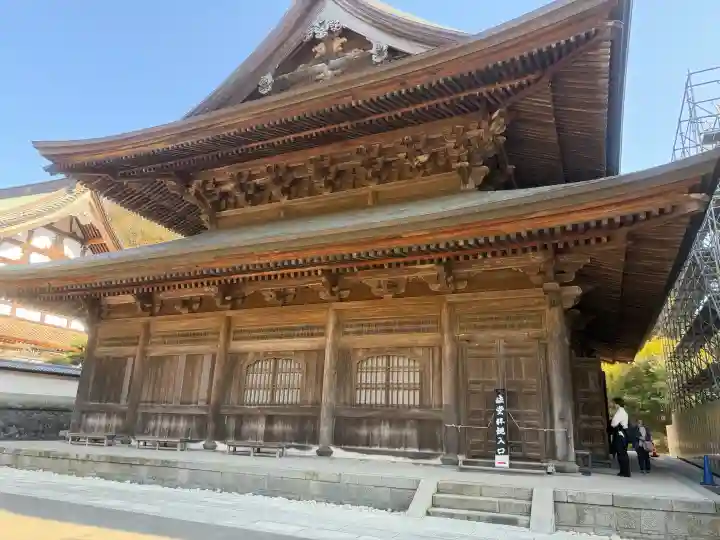 建長寺の{uncategorized: "未分類", other: "その他", undefined: "問題あり", building: "その他建物", grave: "お墓", sacred_gate: "鳥居", guardian: "狛犬", statue: "像", buddha: "仏像", history: "歴史", nature: "自然", garden: "庭園", animal: "動物", pagoda: "塔", temizu: "手水舎", mountain_gate: "山門・神門", sanctuary: "本殿・本堂", subordinate: "末社・摂社", art: "芸術", scenery: "景色", jizo: "地蔵", ema: "絵馬", goshuin: "御朱印", omikuji: "おみくじ", items: "授与品その他", amulet: "お守り", goshuincho: "御朱印帳", eats: "食事", festival: "お祭り", votive_dance: "神楽", shichigosan: "七五三参", wedding: "結婚式", experience: "体験その他", initially: "初詣", around: "周辺", anti_infection: "感染症対策"}
