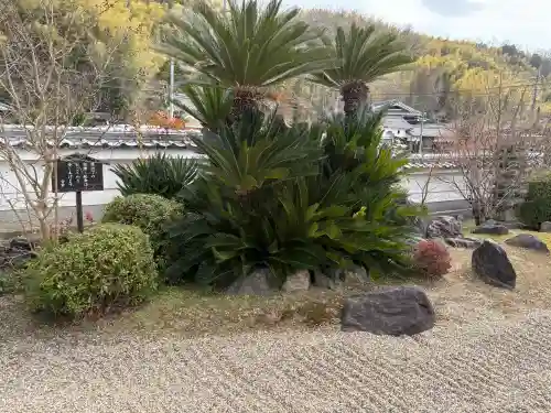 蟹満寺の{uncategorized: "未分類", other: "その他", undefined: "問題あり", building: "その他建物", grave: "お墓", sacred_gate: "鳥居", guardian: "狛犬", statue: "像", buddha: "仏像", history: "歴史", nature: "自然", garden: "庭園", animal: "動物", pagoda: "塔", temizu: "手水舎", mountain_gate: "山門・神門", sanctuary: "本殿・本堂", subordinate: "末社・摂社", art: "芸術", scenery: "景色", jizo: "地蔵", ema: "絵馬", goshuin: "御朱印", omikuji: "おみくじ", items: "授与品その他", amulet: "お守り", goshuincho: "御朱印帳", eats: "食事", festival: "お祭り", votive_dance: "神楽", shichigosan: "七五三参", wedding: "結婚式", experience: "体験その他", initially: "初詣", around: "周辺", anti_infection: "感染症対策"}