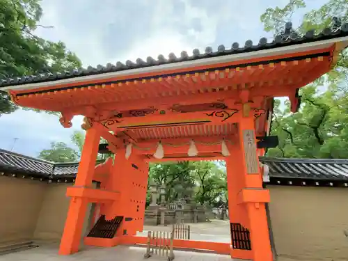 西宮神社の山門