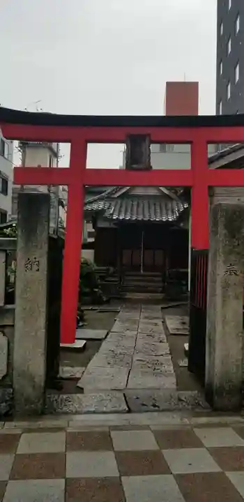 感應稲荷神社の鳥居