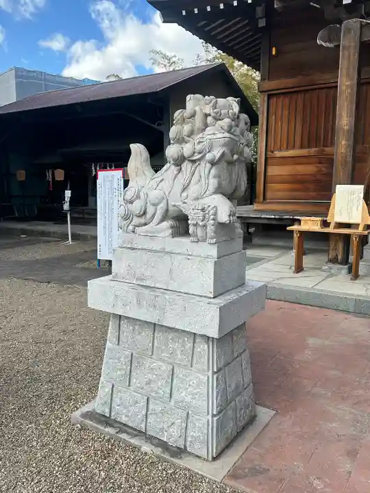 諏訪神社の狛犬
