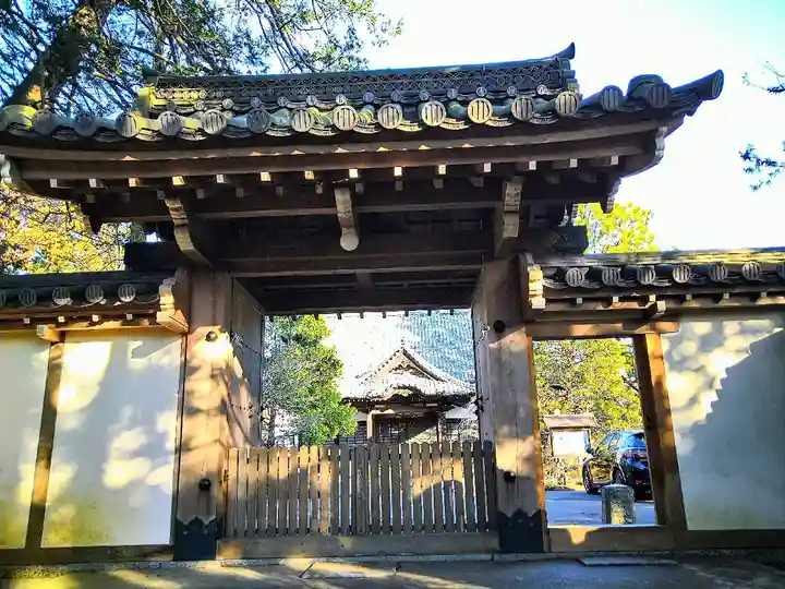 光明寺の山門・神門