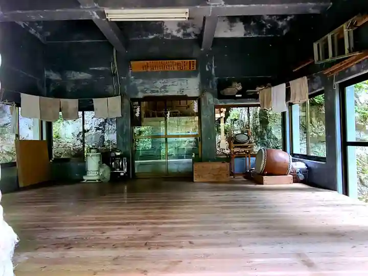 熊野神社の本殿・本堂