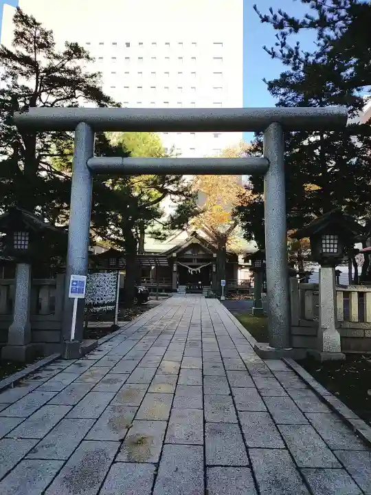 三吉神社の鳥居