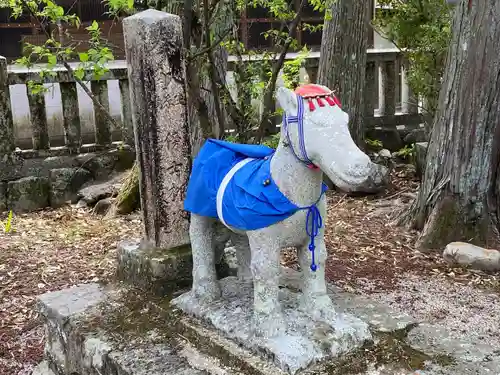 大川上美良布神社の像