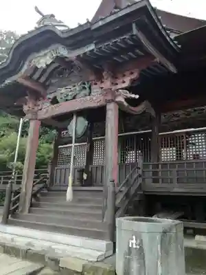 埼玉厄除け開運大師・龍泉寺（切り絵御朱印発祥の寺）の本殿・本堂