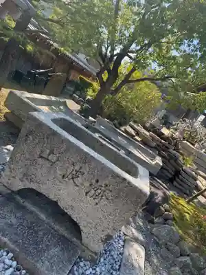 信光寺の手水舎