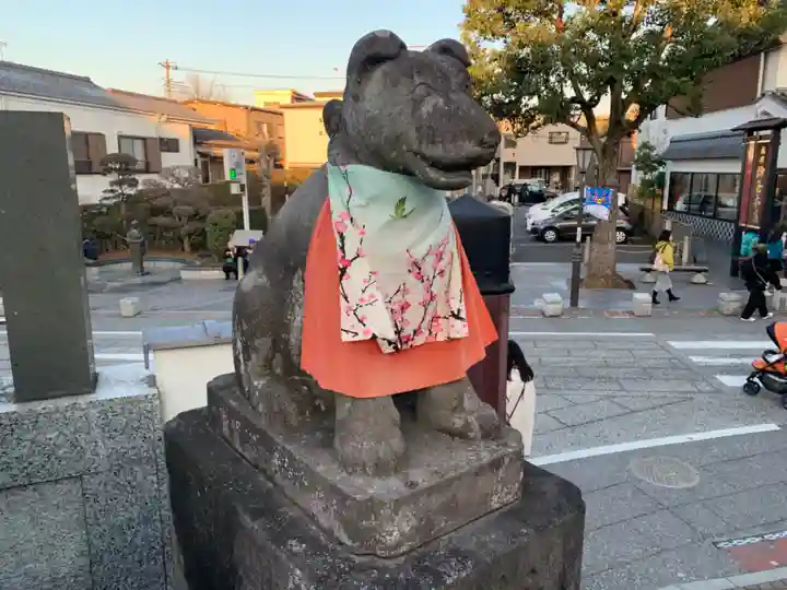 成田山 薬師堂(旧本堂)の狛犬