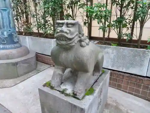 市谷亀岡八幡宮の狛犬